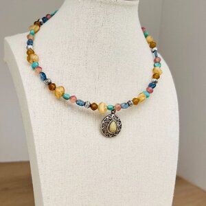 Handmade Memory Wire Choker Agate Pendant & Multicolored Beads / 90s Aesthetic